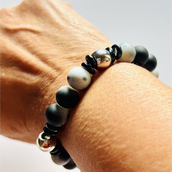 Handmade Coated Glass 10mm Beaded Bracelet 7.5" Man Woman Black Grey And Silver - Picture 4 of 4